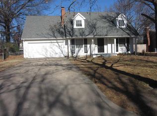 5706 E 17th St N, Wichita, KS 67208