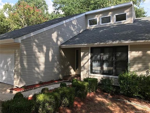 3rd image of 8000 Park Vista Cres