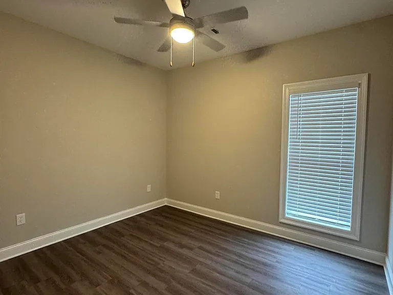 706 Kathleen Way — Photo 14