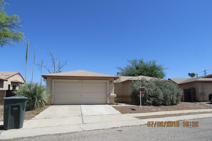 1st image of 10271 E Woodhaven Ln