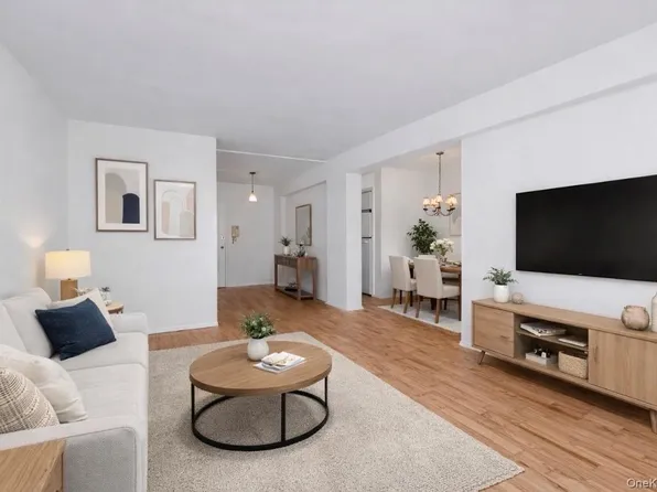 99-21 67 Road #3A, Forest Hills, NY 11375