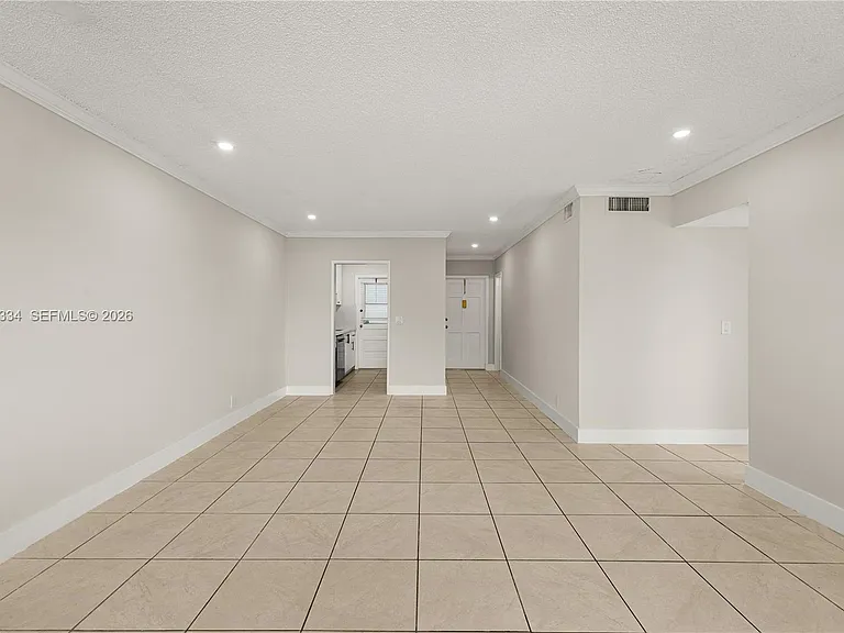 5420 Hollywood Blvd #203 — Photo 8