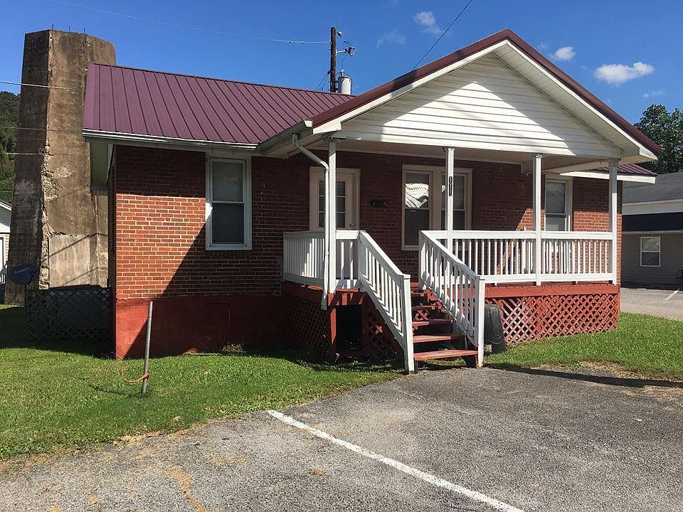 1st image of 111 Riverbend Dr