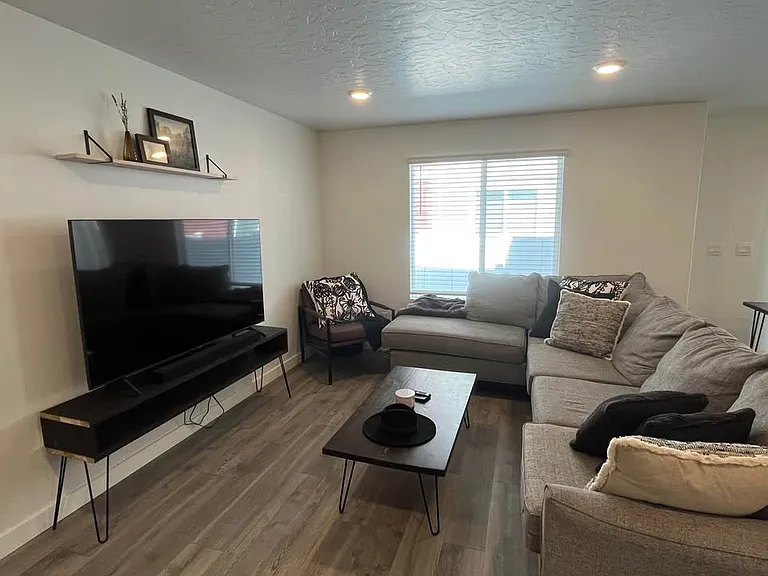 368 N Passage Ct — Photo 4