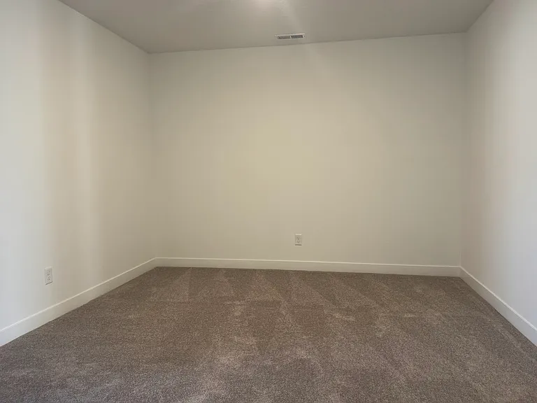 2147 Mildred Rd — Photo 35