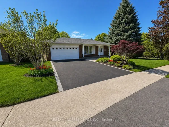 37 Sunplains Cres, Toronto, ON M9C 1M4