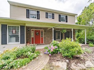 4510 Deer Brook Ct, Walnutport, PA 18088