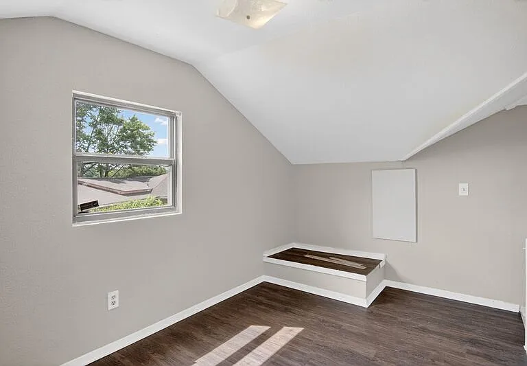 609 Trout St — Photo 31