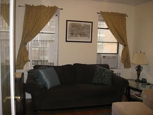 Rented by Stonecrest Realty | media 18