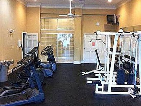 5th image of 10290 Julia Isles Ave