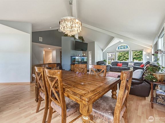 4th image of 1001 Southview