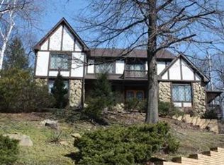 11 Tara Dr, Pittsburgh, PA 15209