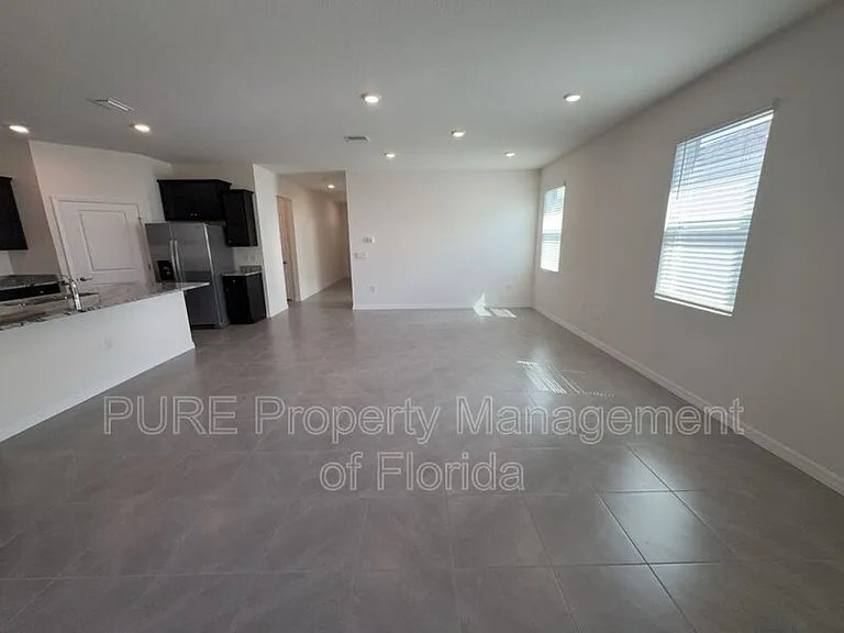 4122 NW 48th Terrace Rd — Photo 11