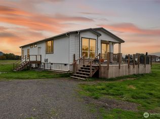 29 Little Island Lane, Cathlamet, WA 98612