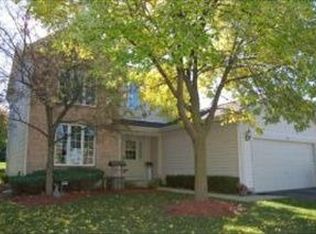 553 Rose Ln, Bartlett, IL