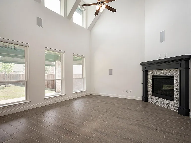 2351 Waterford Way — Photo 9