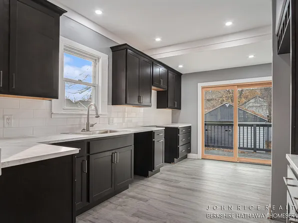 1941 Willard Ave SE, Grand Rapids, MI 49507