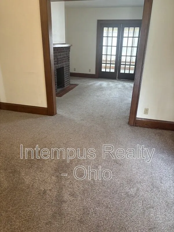 2 bed, 1.0 bath, 1295 sqft, $900 — Photo 3