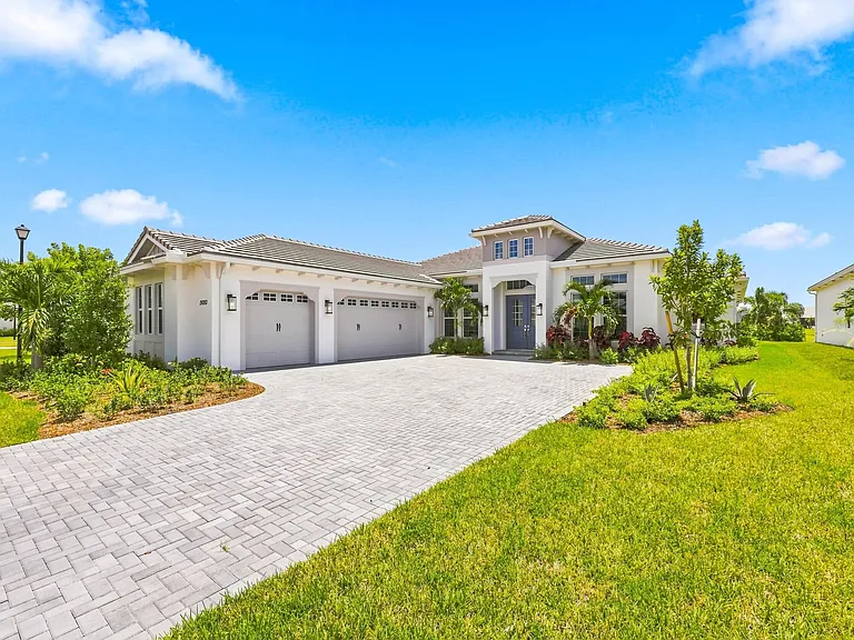 15093 Wildwood Cir — Photo 3
