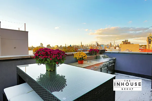 Sold by The In House Group | media 25