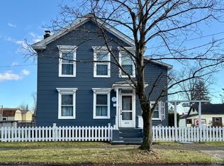 7 N Vernon St, Athens, NY 12015