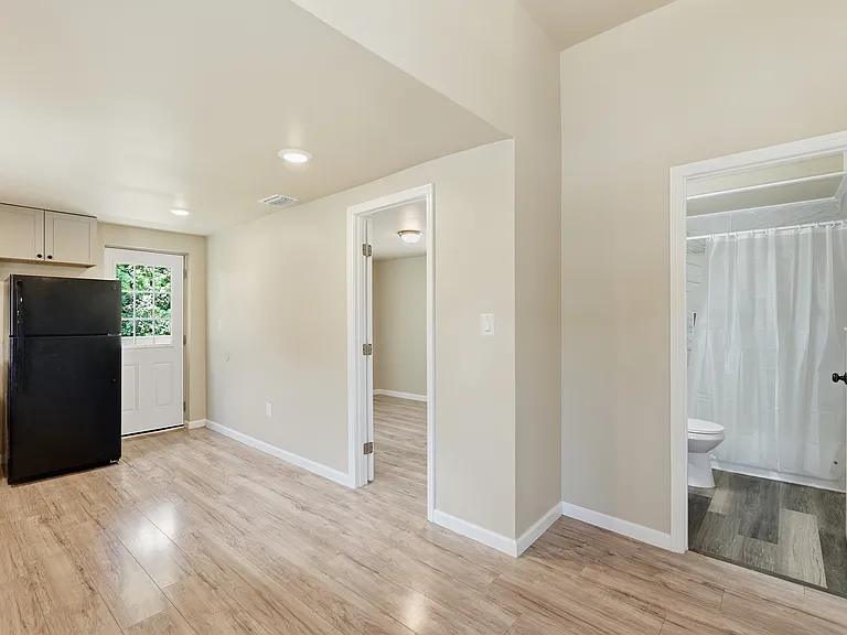 1025 Elliott Ave — Photo 14