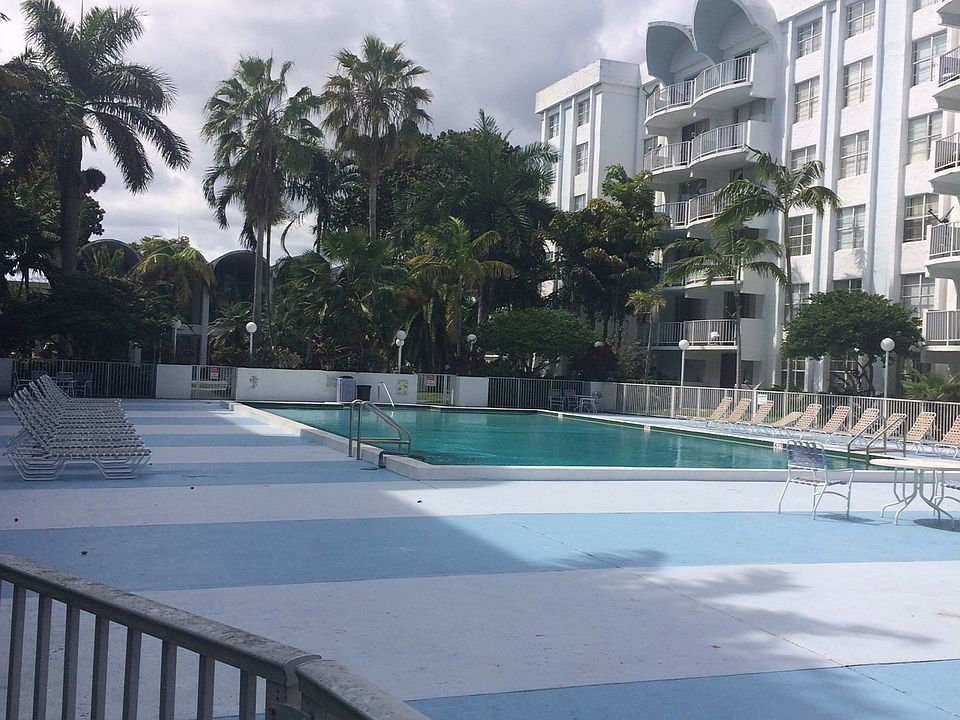 1st image of 496 NW 165th St #502