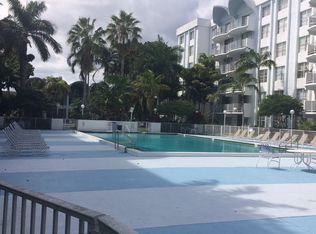 496 NW 165th St #502, Miami, FL 33169