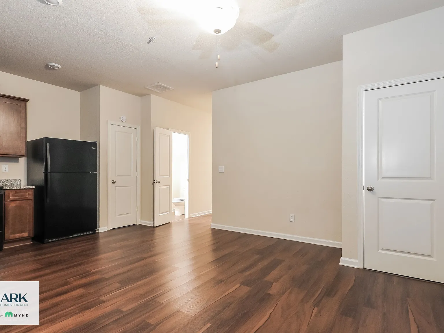 3 bed, 2.5 bath, 1194 sqft, $1,819 — Photo 4