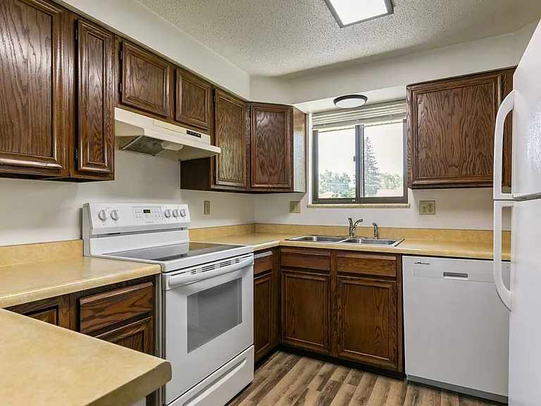 390 Knotty Pl — Photo 4
