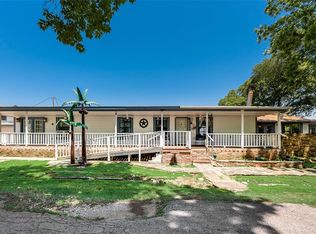 726 Summers Ln, Lake Dallas, TX 75065