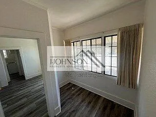 830 N Van Buren St #D — Photo 8