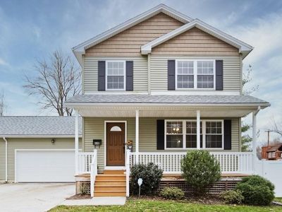 44 Berwyn St #B, South Hadley, MA, 01075
