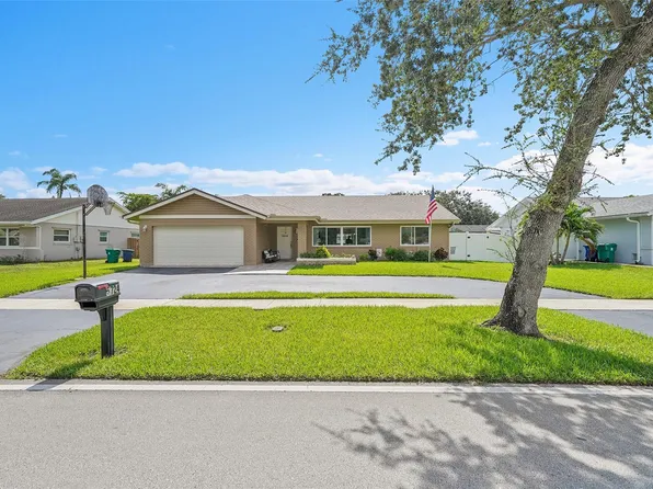 5724 SW 118 Avenue, Cooper City, FL 33330