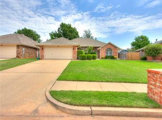 916 Blue Ridge Dr, Edmond, OK 73003