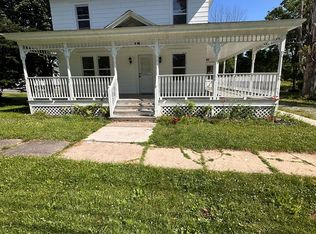 84 Frederick St, Constantia, NY 13044