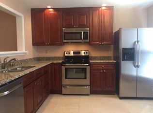 581 Squires Rd, Lexington, KY 40515