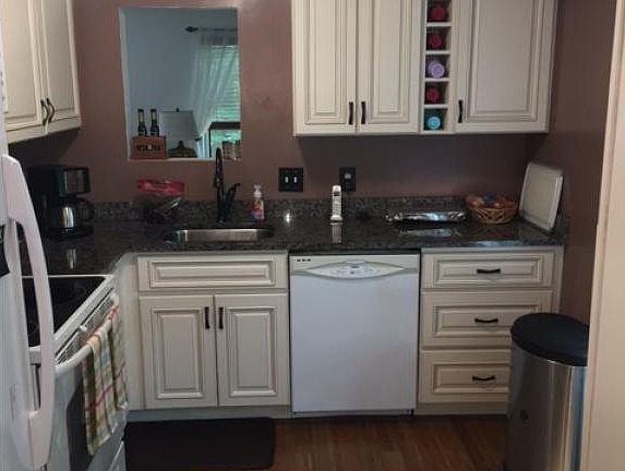 2nd image of 16 Dunvegan Woods #16