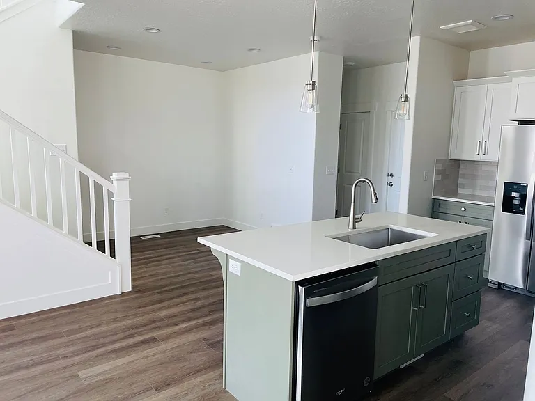 13728 S Devers Dr — Photo 20