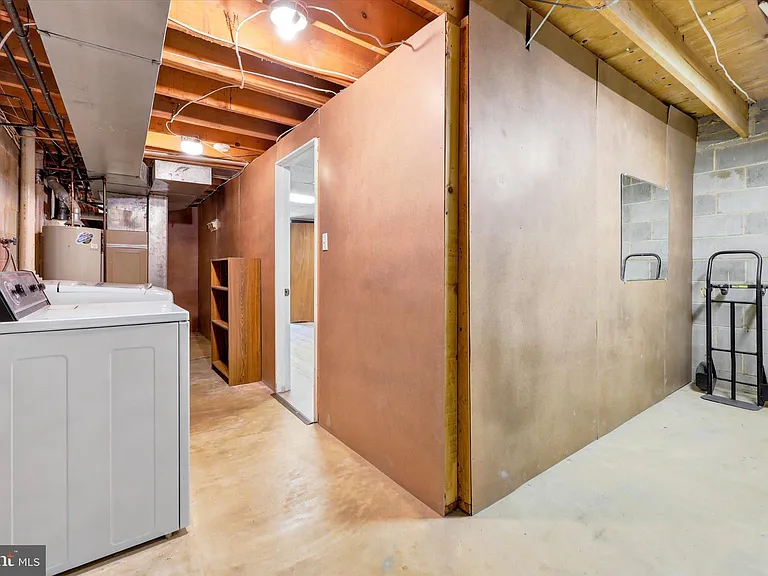 704 Keely St — Photo 25