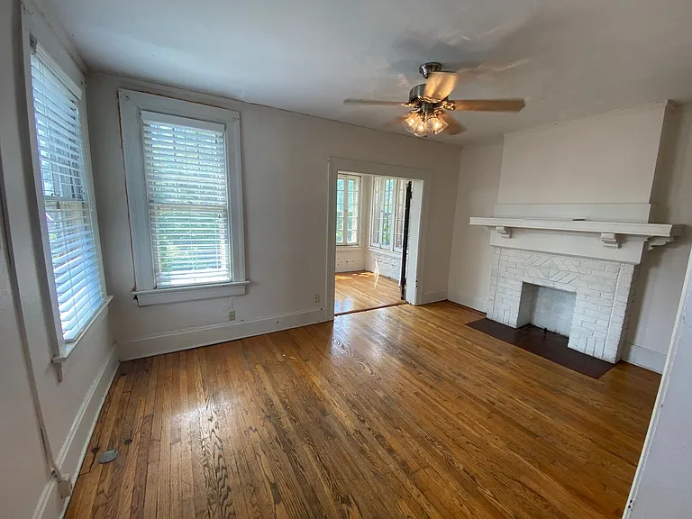E Norwich Ave 4-16 SSR — Photo 4