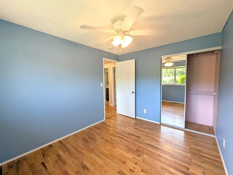 2200 S 292nd St — Photo 22