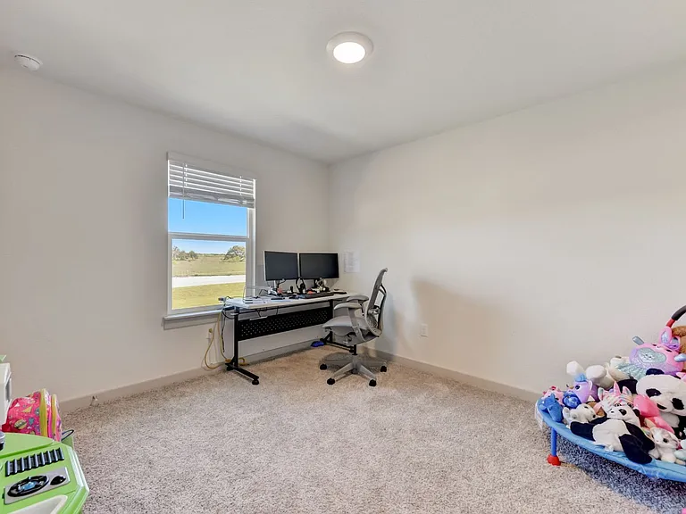 109 Cupreata Ln — Photo 34