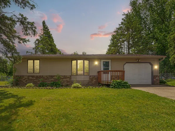 1323 Greenwood Pl, Faribault, MN 55021