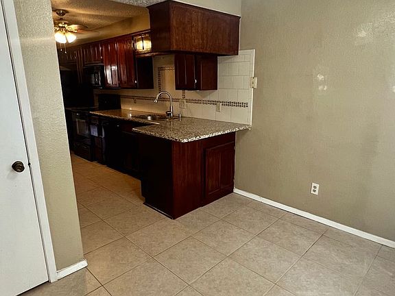 5th image of 5009 Maryanna Way #1