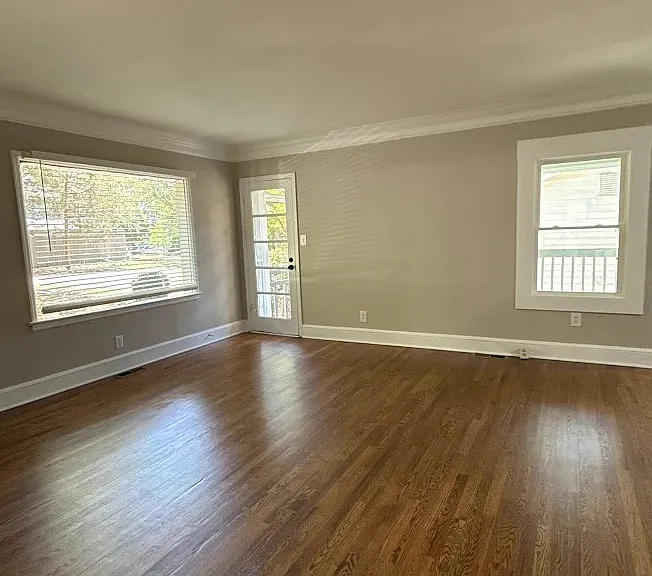 528 Barrington Dr — Photo 6