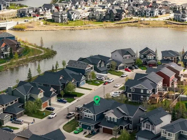 71 NE Canals Close SW, Airdrie, AB T4B 0S6