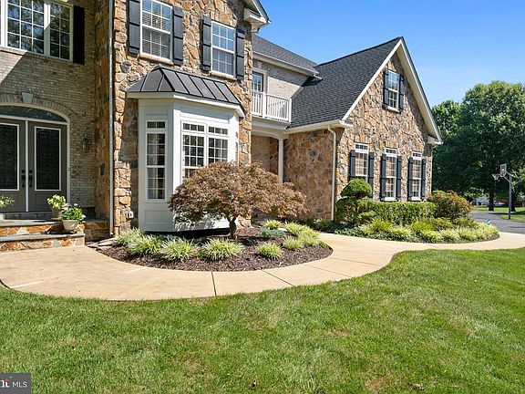 4th image of 3120 Lacrosse Ct