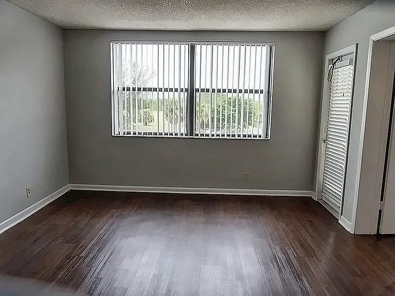 708 Executive Center Dr #12 — Photo 5