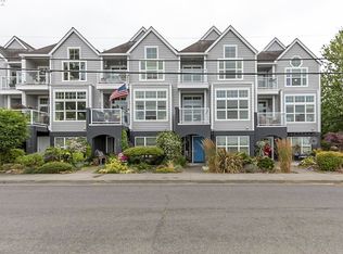 406 NE Bridgeton Rd, Portland, OR 97211